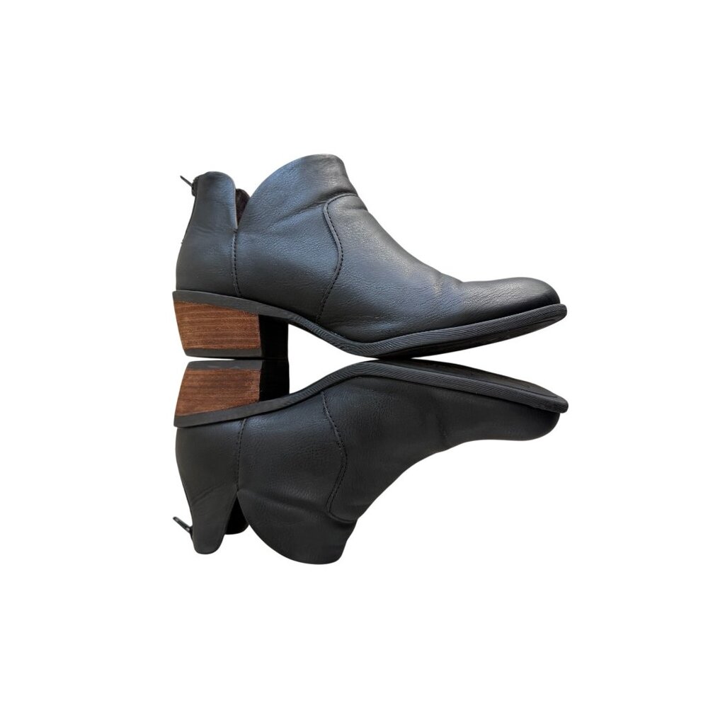 B.O.C Black Leather Ankle Booties Back Zipper Closure Size 9 - Picture 2 of 8